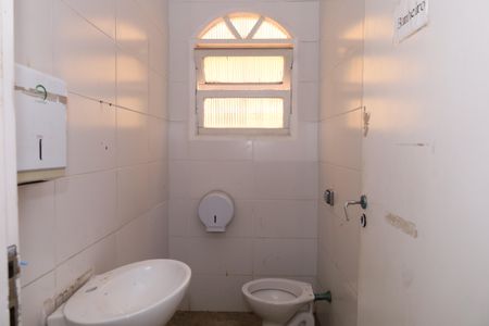 Casa para alugar com 400m², 4 quartos e 6 vagasBanheiro 1