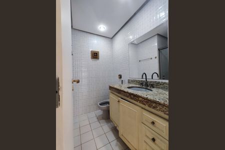 Apartamento à venda com 308m², 3 quartos e 2 vagas Apartamento à venda com 308m², 3 quartos e 2 vagasBanheiro Social