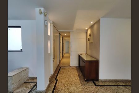 Apartamento à venda com 308m², 3 quartos e 2 vagas Apartamento à venda com 308m², 3 quartos e 2 vagasSala