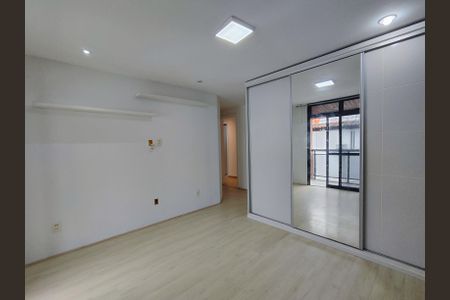 Apartamento à venda com 308m², 3 quartos e 2 vagas Apartamento à venda com 308m², 3 quartos e 2 vagasSuíte