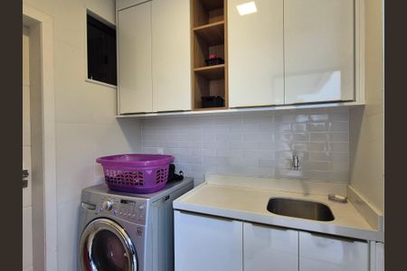 Casa de condomínio à venda com 300m², 4 quartos e 1 vagaÁrea de Serviço