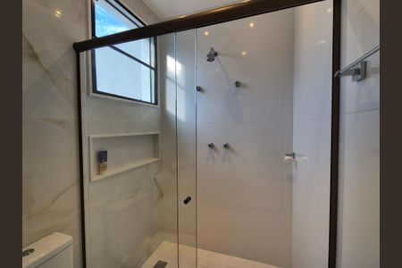 Casa de condomínio à venda com 300m², 4 quartos e 1 vagaBanheiro da Suíte 3