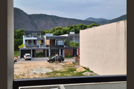 Casa de condomínio à venda com 300m², 4 quartos e 1 vagaSuite 4 - vista