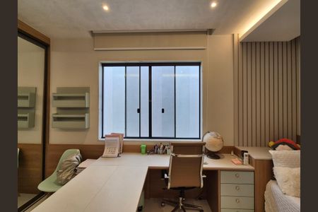 Casa de condomínio à venda com 300m², 4 quartos e 1 vagaSuite 3