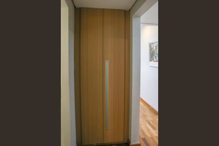 Casa de condomínio à venda com 250m², 3 quartos e 2 vagas Casa de condomínio à venda com 250m², 3 quartos e 2 vagasCorredor