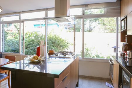 Casa de condomínio à venda com 250m², 3 quartos e 2 vagas Casa de condomínio à venda com 250m², 3 quartos e 2 vagasCozinha