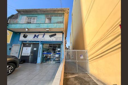 Casa à venda com 298m², 5 quartos e 5 vagasFachada + plaquinha