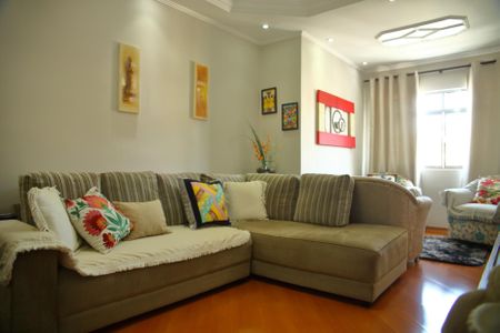 Apartamento à venda com 66m², 2 quartos e sem vagaSala