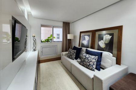Apartamento à venda com 242m², 4 quartos e 3 vagas Apartamento à venda com 242m², 4 quartos e 3 vagasSala de TV