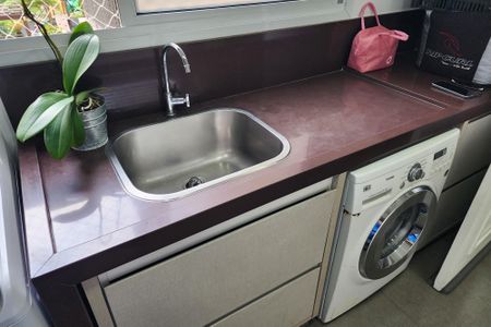 Apartamento à venda com 242m², 4 quartos e 3 vagas Apartamento à venda com 242m², 4 quartos e 3 vagasÁrea de Serviço