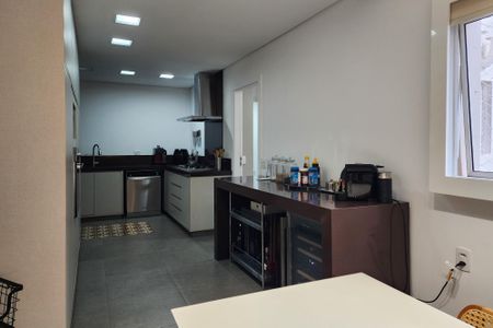 Apartamento à venda com 242m², 4 quartos e 3 vagas Apartamento à venda com 242m², 4 quartos e 3 vagasCozinha