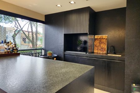 Apartamento à venda com 242m², 4 quartos e 3 vagas Apartamento à venda com 242m², 4 quartos e 3 vagasVaranda Gourmet