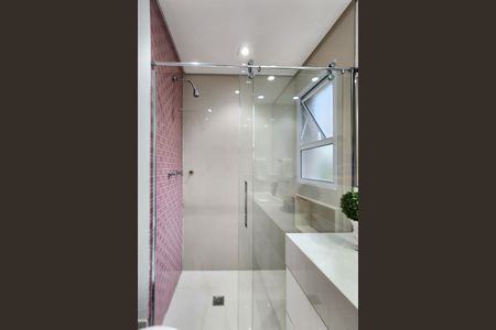 Apartamento à venda com 242m², 4 quartos e 3 vagas Apartamento à venda com 242m², 4 quartos e 3 vagasBanheiro da Suíte 4