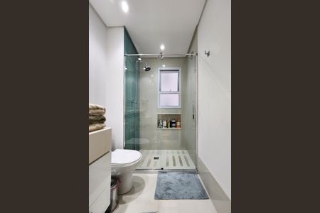 Apartamento à venda com 242m², 4 quartos e 3 vagas Apartamento à venda com 242m², 4 quartos e 3 vagasBanheiro da Suíte 3