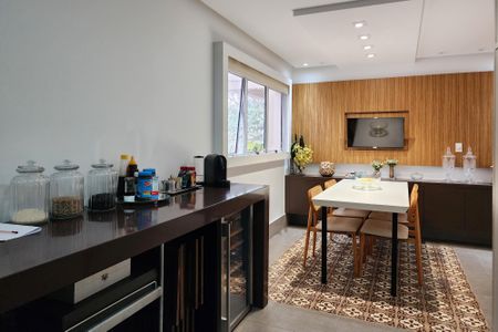 Apartamento à venda com 242m², 4 quartos e 3 vagas Apartamento à venda com 242m², 4 quartos e 3 vagasCozinha