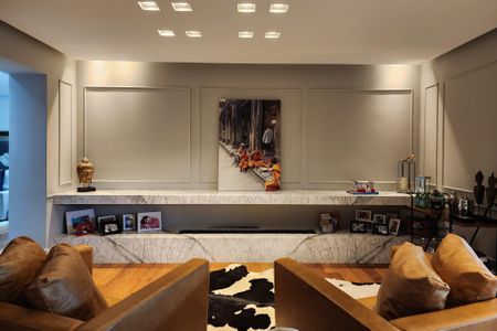 Apartamento à venda com 242m², 4 quartos e 3 vagas Apartamento à venda com 242m², 4 quartos e 3 vagasSala