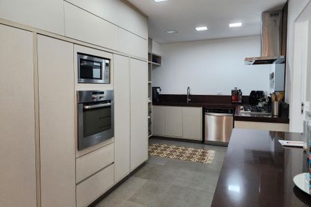 Apartamento à venda com 242m², 4 quartos e 3 vagas Apartamento à venda com 242m², 4 quartos e 3 vagasCozinha