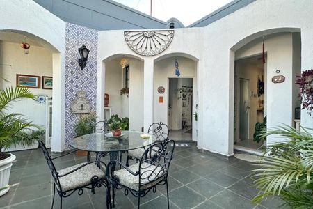 Apartamento à venda com 450m², 4 quartos e sem vaga Apartamento à venda com 450m², 4 quartos e sem vagaPátio Interno