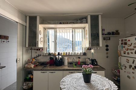 Apartamento à venda com 450m², 4 quartos e sem vaga Apartamento à venda com 450m², 4 quartos e sem vagaCozinha 02