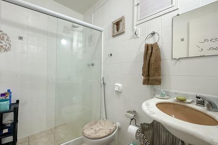 Apartamento à venda com 450m², 4 quartos e sem vaga Apartamento à venda com 450m², 4 quartos e sem vagaBanheiro Social 01