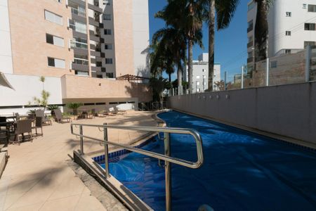 Apartamento à venda com 270m², 3 quartos e 3 vagasÁrea comum - Piscina
