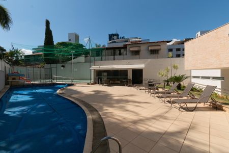 Apartamento à venda com 270m², 3 quartos e 3 vagasÁrea comum - Piscina