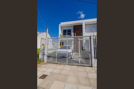 Casa à venda com 160m², 3 quartos e 2 vagas Casa à venda com 160m², 3 quartos e 2 vagasFachada