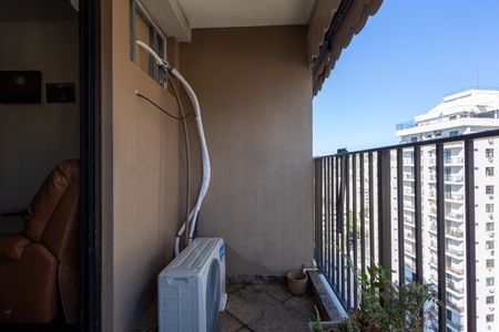 Apartamento à venda com 225m², 5 quartos e 4 vagasQuarto 5 Varanda