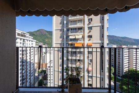 Apartamento à venda com 225m², 5 quartos e 4 vagasQuarto 5 Varanda