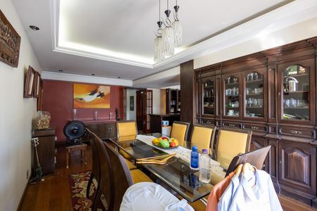 Apartamento à venda com 225m², 5 quartos e 4 vagasSala