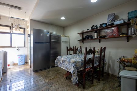 Apartamento à venda com 225m², 5 quartos e 4 vagasCozinha