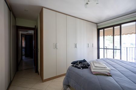 Apartamento à venda com 225m², 5 quartos e 4 vagasQuarto Suite 2