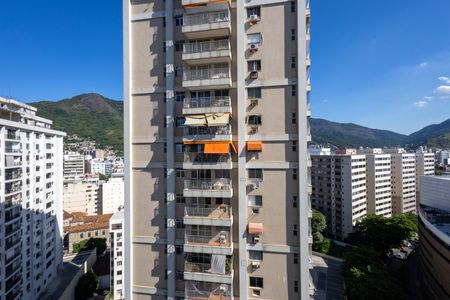 Apartamento à venda com 225m², 5 quartos e 4 vagasQuarto 5 Varanda Vista