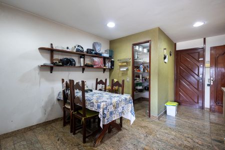 Apartamento à venda com 225m², 5 quartos e 4 vagasCozinha