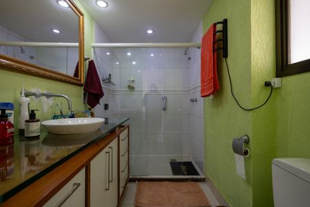 Apartamento à venda com 225m², 5 quartos e 4 vagasBanheiro Suite 2