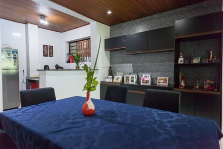 Casa de condomínio à venda com 200m², 3 quartos e 5 vagas Casa de condomínio à venda com 200m², 3 quartos e 5 vagasSala de Jantar