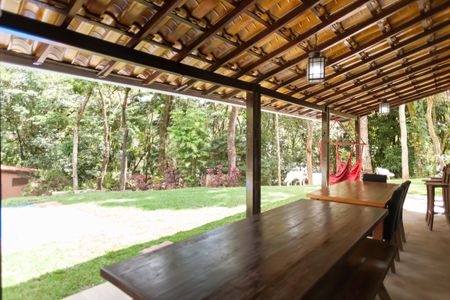 Casa de condomínio à venda com 200m², 3 quartos e 5 vagas Casa de condomínio à venda com 200m², 3 quartos e 5 vagasChurrasqueira