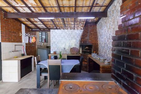 Casa de condomínio à venda com 200m², 3 quartos e 5 vagas Casa de condomínio à venda com 200m², 3 quartos e 5 vagasChurrasqueira
