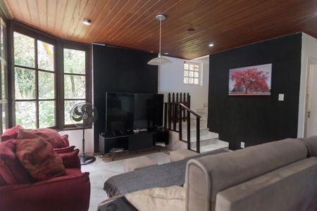 Casa de condomínio à venda com 200m², 3 quartos e 5 vagas Casa de condomínio à venda com 200m², 3 quartos e 5 vagasSala de TV