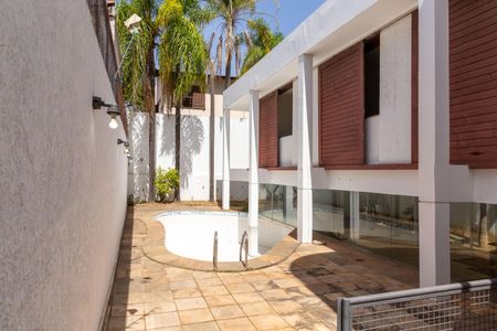 Casa à venda com 412m², 5 quartos e 3 vagasÁrea comum - Piscina