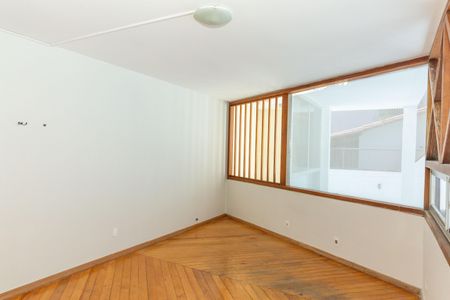 Casa à venda com 412m², 5 quartos e 3 vagasQuarto 4