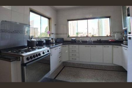 Casa à venda com 490m², 4 quartos e 8 vagas