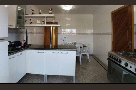 Casa à venda com 490m², 4 quartos e 8 vagas