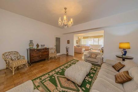 Apartamento à venda com 311m², 4 quartos e 1 vaga