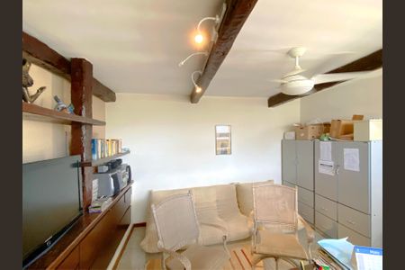 Apartamento à venda com 600m², 5 quartos e 4 vagas Apartamento à venda com 600m², 5 quartos e 4 vagasCobertura - Escritório