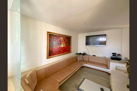 Apartamento à venda com 600m², 5 quartos e 4 vagas Apartamento à venda com 600m², 5 quartos e 4 vagasSala de Estar 2