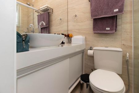 Casa de condomínio à venda com 120m², 3 quartos e 2 vagas Casa de condomínio à venda com 120m², 3 quartos e 2 vagasBanheiro da Suíte