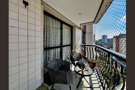 Apartamento à venda com 140m², 3 quartos e 3 vagas Apartamento à venda com 140m², 3 quartos e 3 vagasSacada