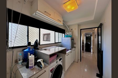 Apartamento à venda com 140m², 3 quartos e 3 vagas Apartamento à venda com 140m², 3 quartos e 3 vagasÁrea de Serviço