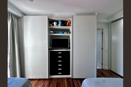 Apartamento à venda com 140m², 3 quartos e 3 vagas Apartamento à venda com 140m², 3 quartos e 3 vagasSuíte 2